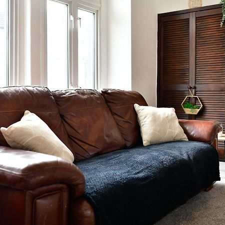 Spacious 2 Bedroom Apartment In The Heart Mumbles Dış mekan fotoğraf