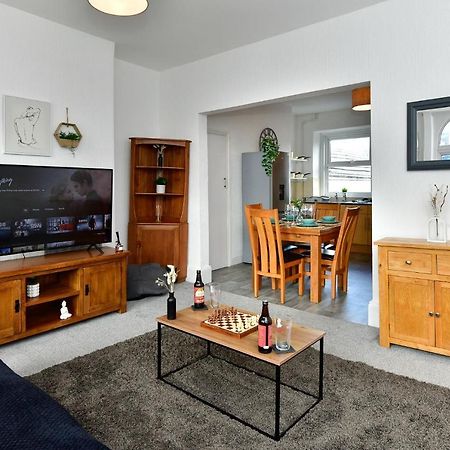 Spacious 2 Bedroom Apartment In The Heart Mumbles Dış mekan fotoğraf