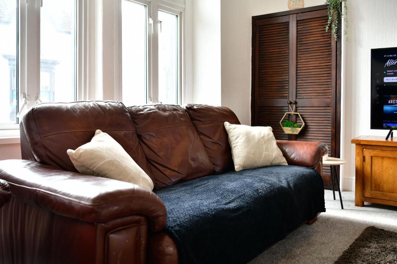 Spacious 2 Bedroom Apartment In The Heart Mumbles Dış mekan fotoğraf